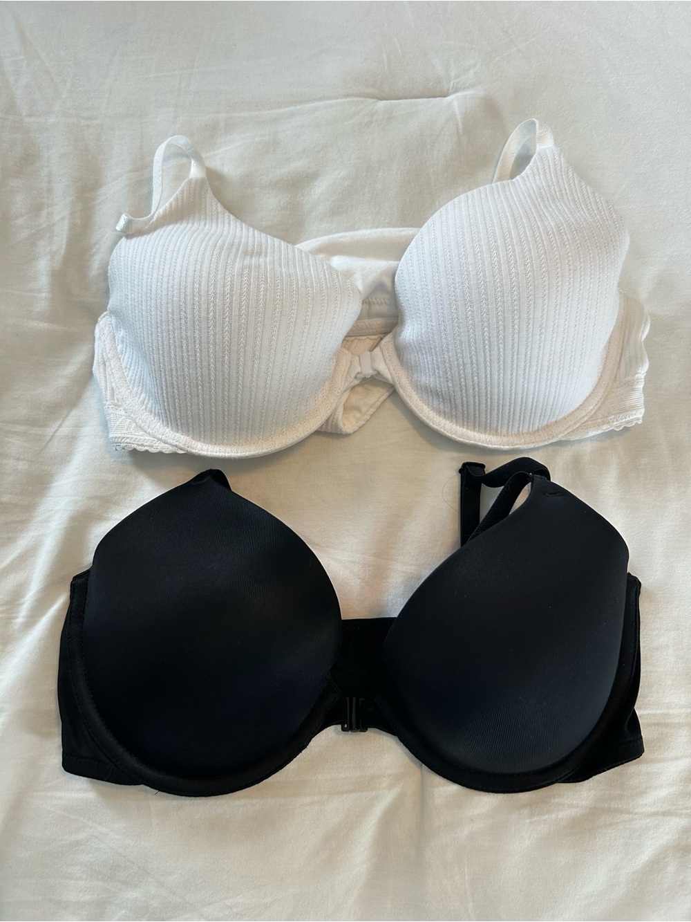 Victoria's Secret and Pink Bras in White & Black - Picture 3 of 10